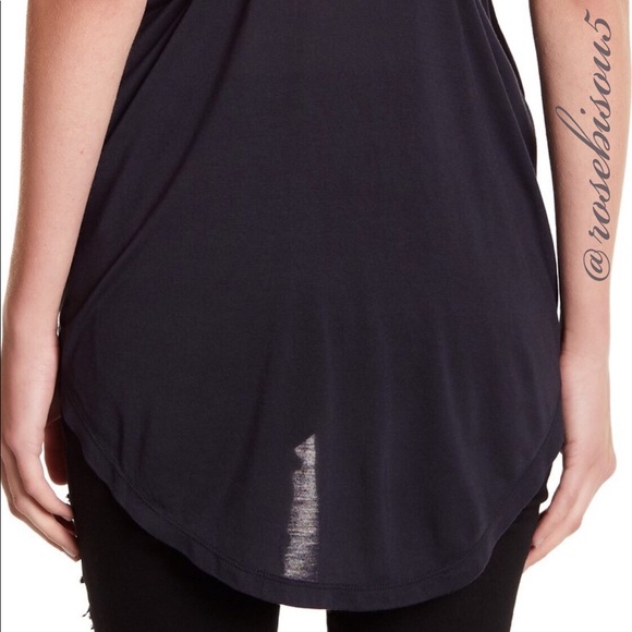 ✌🏼🆕{HAUTE HIPPIE} Black Racerback Graphic Hi-Lo - Picture 5 of 6